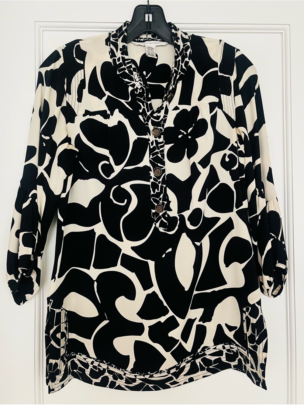 Diane Von Furstenberg Black & Cream Abstract Floral Tunic